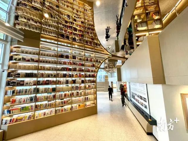 妈屿蓝粤书吧。 图片